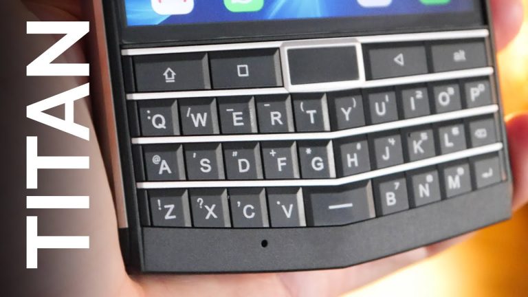 Smartphone android con teclado