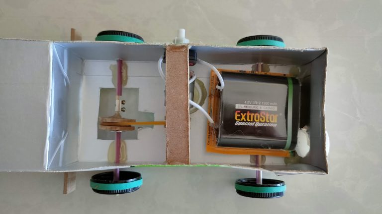 Proyecto tecnológico: alumnos de 2º ESO crean coche eléctrico